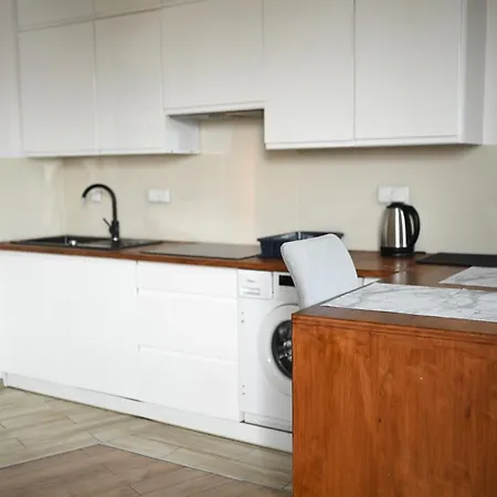 Przy Metro Kondratowicza,targowek * Warschau